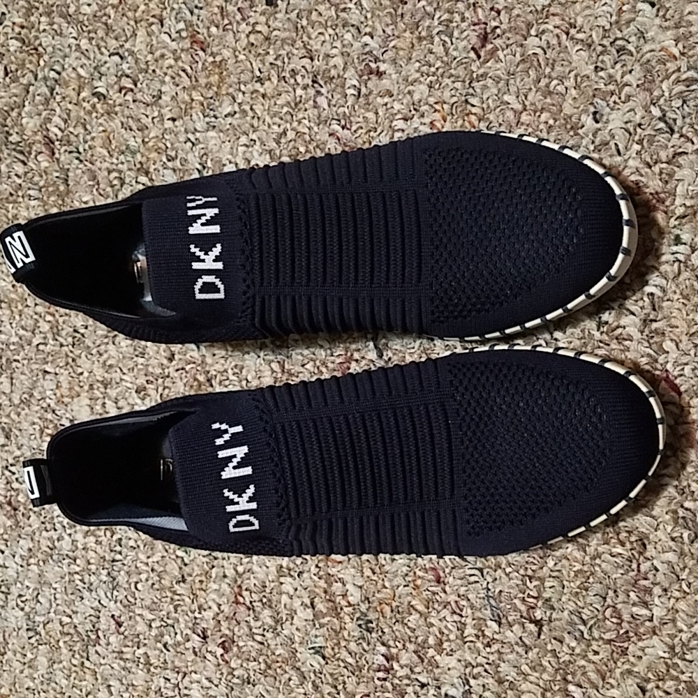 DKNY Shoes. - Picture 2 of 10